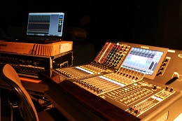 音響卓(YAMAHA)